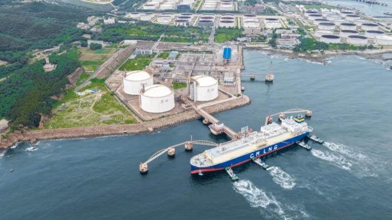 我国北方新造LNG运输船冷舱加注“零的突破”